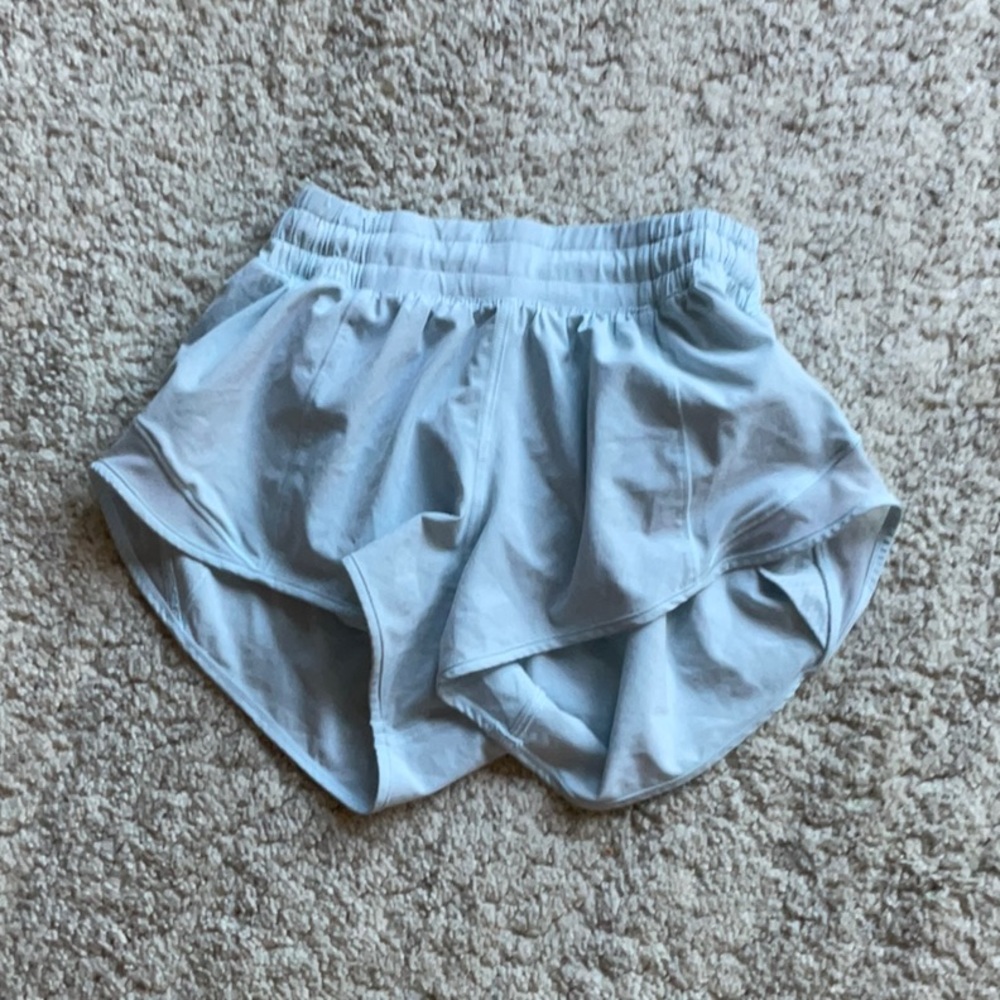 🦕Powder blue size 2, 2.5 inch lulu hottie hots(: